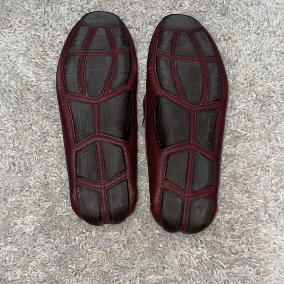 Salvatore Ferragamo Driver with Gancini Ornament. Worn once. Color: Burgundy. - Picture 7 of 8